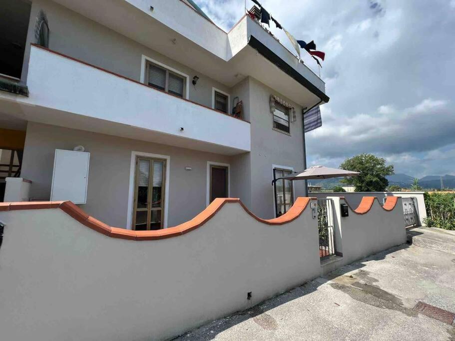 Appartamento Sunflower Viareggio Bagian luar foto