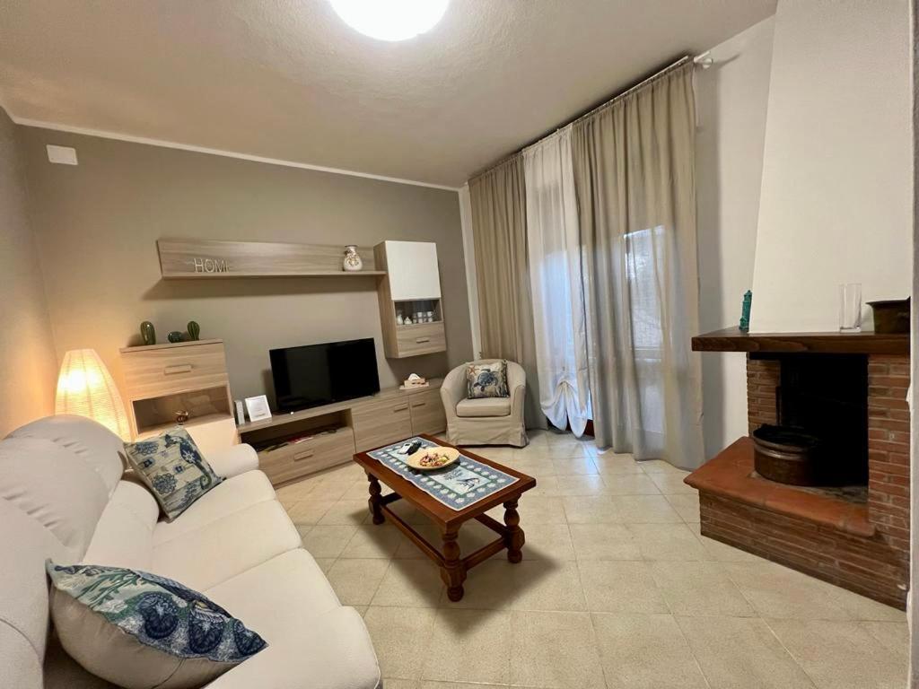 Appartamento Sunflower Viareggio Bagian luar foto