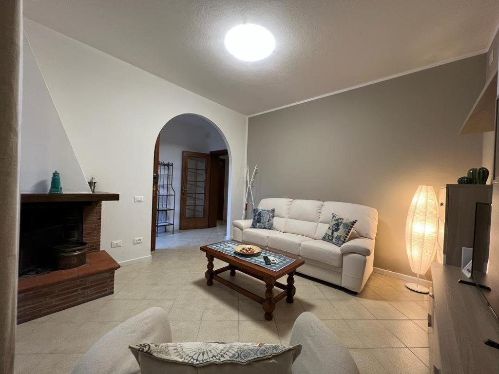 Appartamento Sunflower Viareggio Bagian luar foto