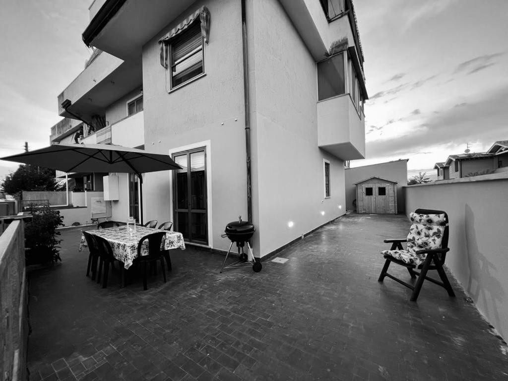 Appartamento Sunflower Viareggio Bagian luar foto