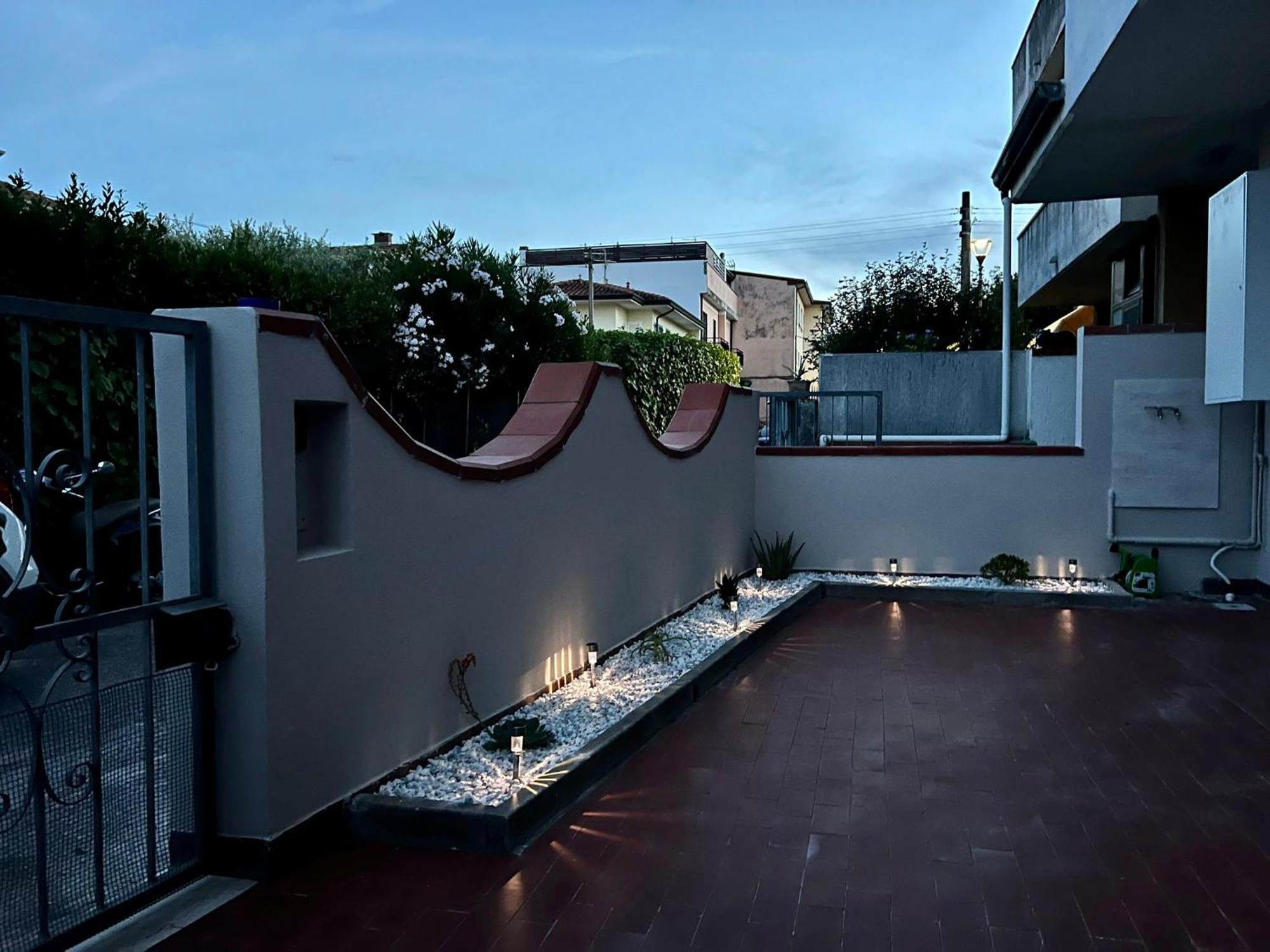 Appartamento Sunflower Viareggio Bagian luar foto